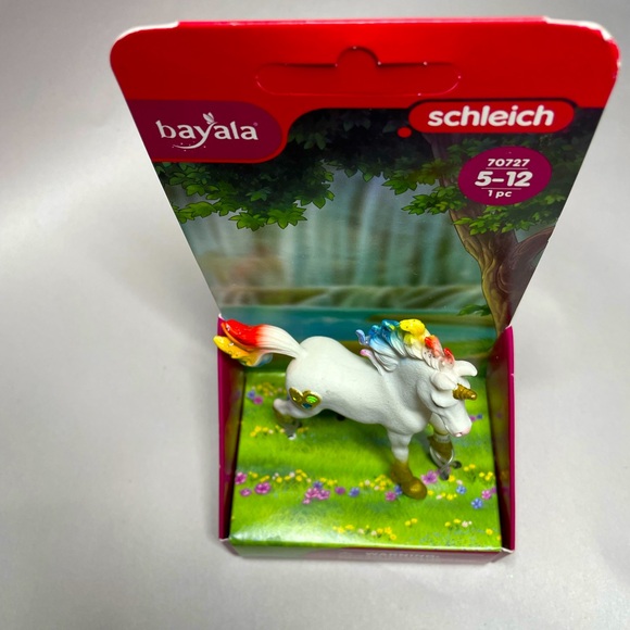 NWT Schleich Bayala Rainbow Love Unicorn Foal Figure # 70727 - Picture 3 of 7